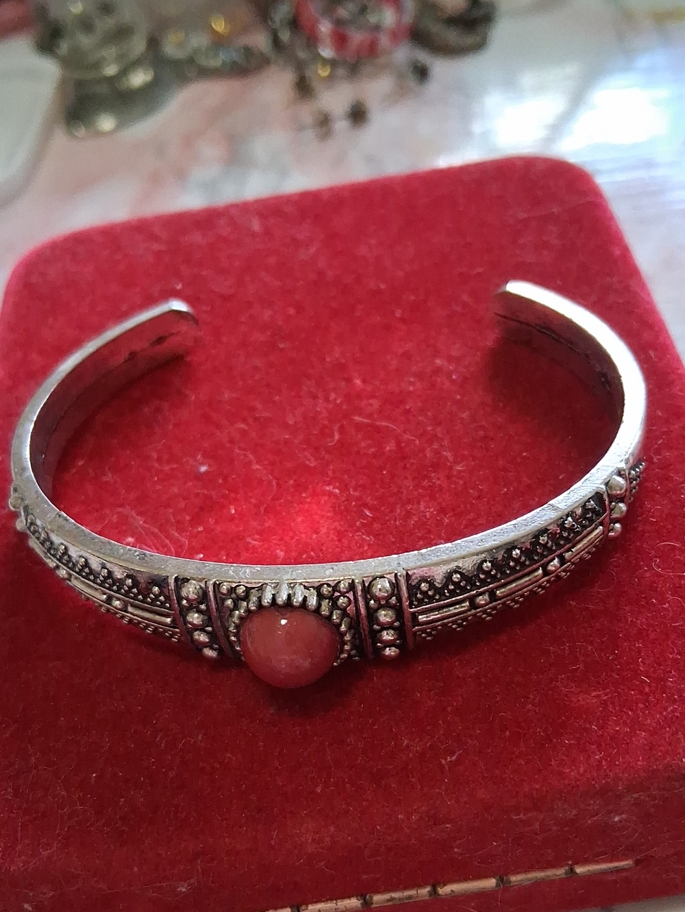 Source Unknown Silver-Tone Bracelet with Red Cabochon